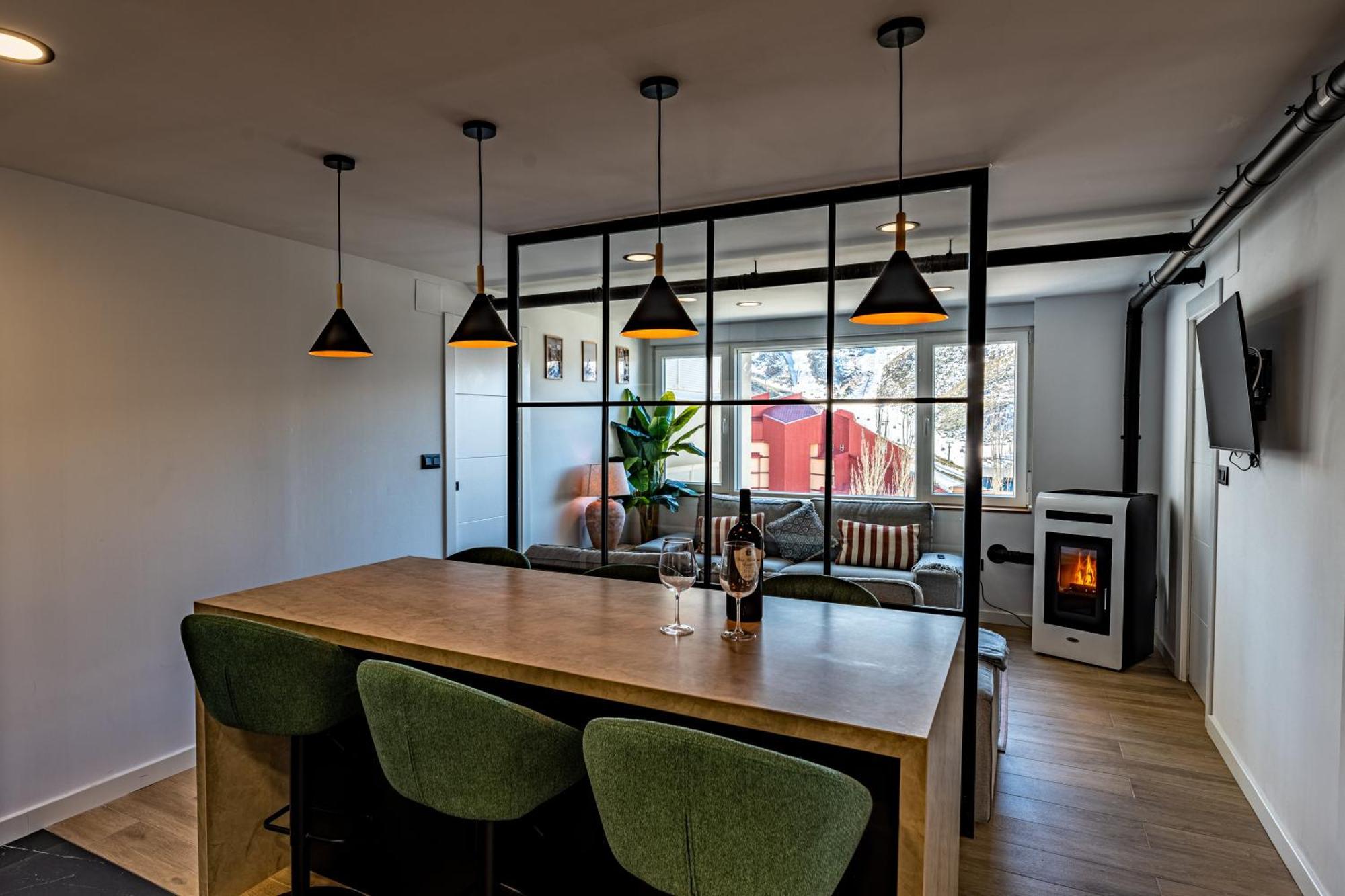 Luxury Refurnished Apartment With Private Parking Close To Ski Slopes シエラネバダ エクステリア 写真