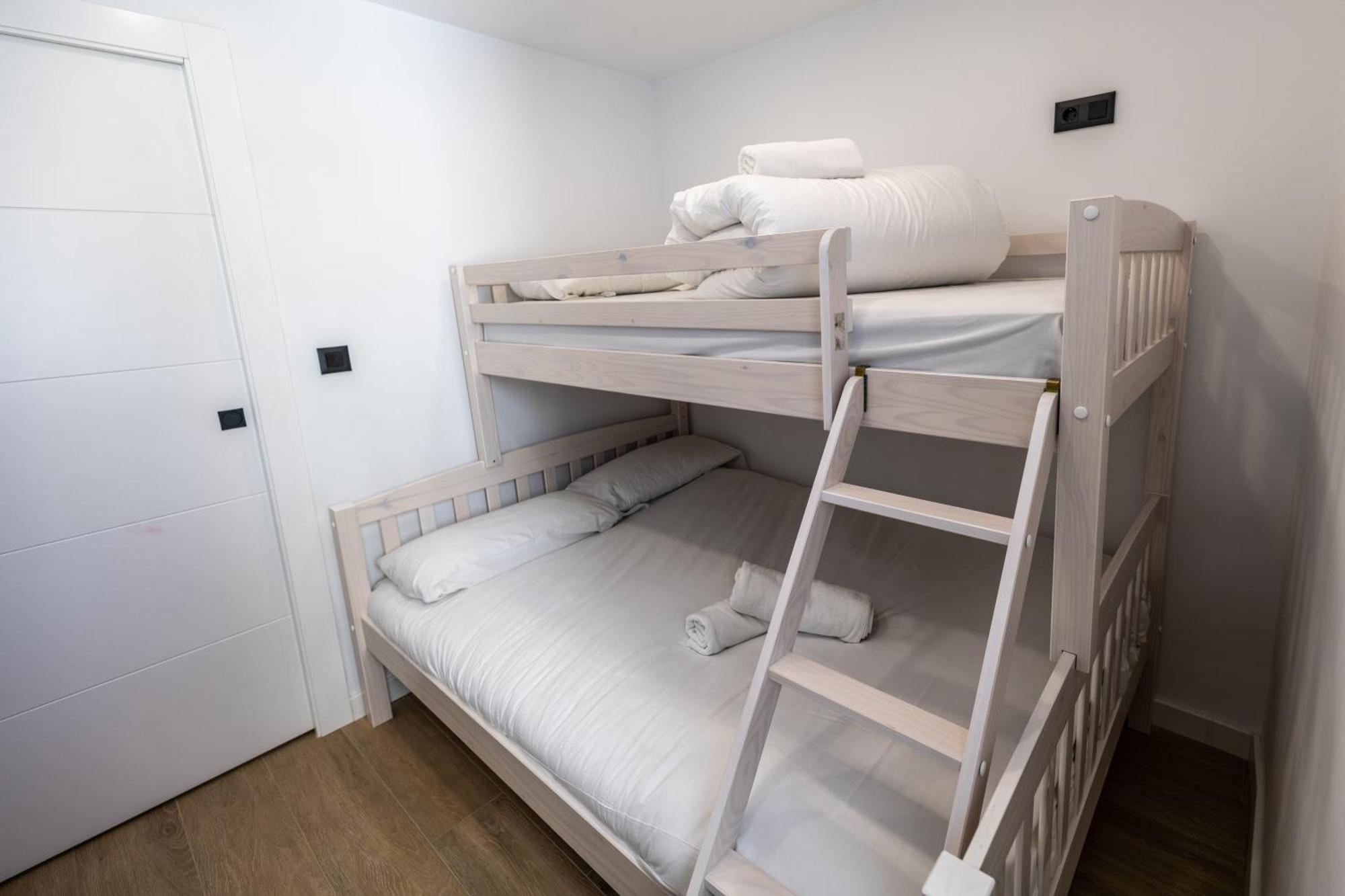 Luxury Refurnished Apartment With Private Parking Close To Ski Slopes シエラネバダ エクステリア 写真